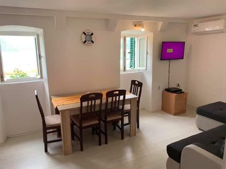 Apartments Dabovic Kotor Exterior photo